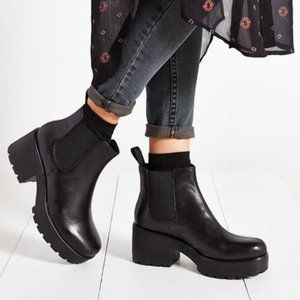 Dioon Platform Chelsea Bootie VAGABOND SHOEMAKERS (Siz 39/ 8)